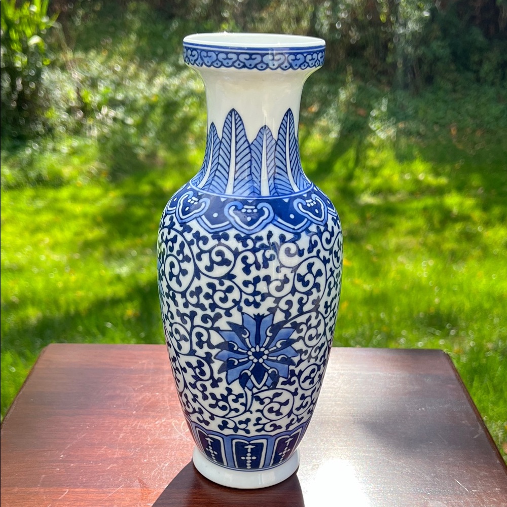 Chinese Export Porcelain Cobalt Blue White Jingdezhen Signed Floral Vase 10 1/4"